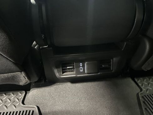 Used 2025 Chevrolet Silverado 1500 LT image 21