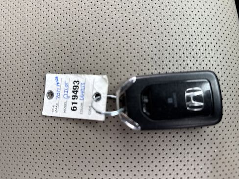 Used 2017 Honda Pilot Elite image 23