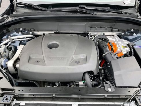New 2026 Volvo XC60 T8 Ultra w/ Protection Package Premier AWD/4WD image 13