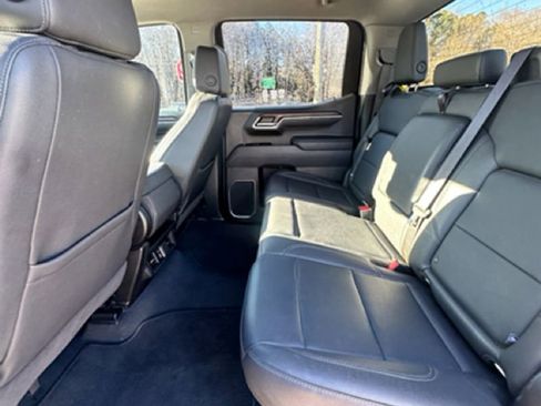 Used 2025 GMC Sierra 1500 SLT image 15