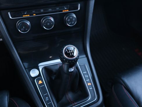 Used 2016 Volkswagen GTI SE w/ Driver Assistance Package image 30