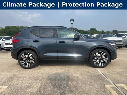 New 2026 Volvo XC40 B5 Ultra w/ Climate Package image 9