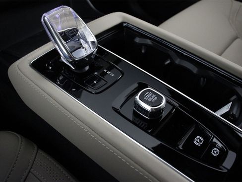 New 2026 Volvo XC90 T8 Plus image 7