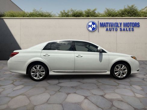 Used 2012 Toyota Avalon image 2