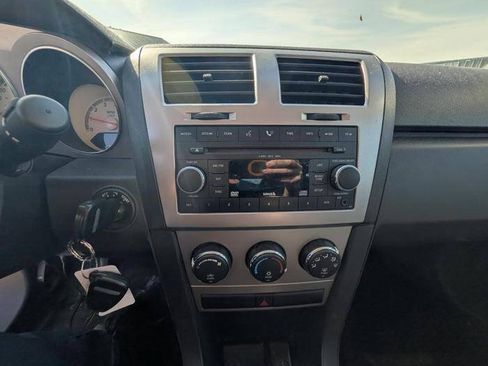 Used 2009 Dodge Avenger R/T FWD image 35