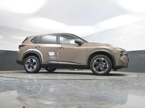 Used 2025 Nissan Rogue SV AWD/4WD image 55