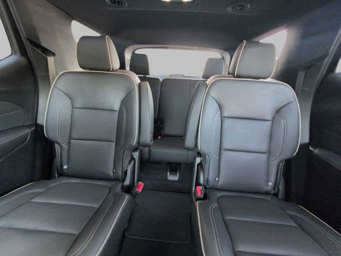 Used 2022 Chevrolet Traverse Premier image 5