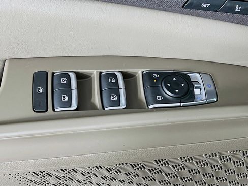 New 2025 Kia Carnival SX FWD image 21