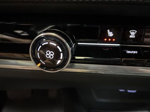 Used 2026 Chevrolet Equinox LT image 32