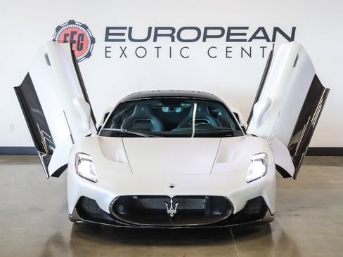 Used 2022 Maserati MC20 Coupe RWD image 5