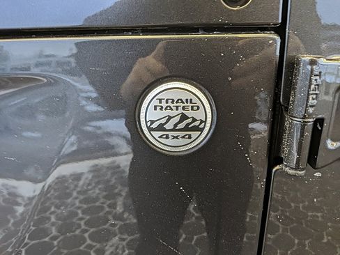 Used 2021 Jeep Wrangler Unlimited Sahara w/ Cold Weather Group image 10