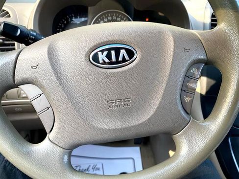 Used 2006 Kia Sedona EX image 12