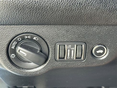 Used 2019 Dodge Challenger SRT Hellcat Redeye image 17