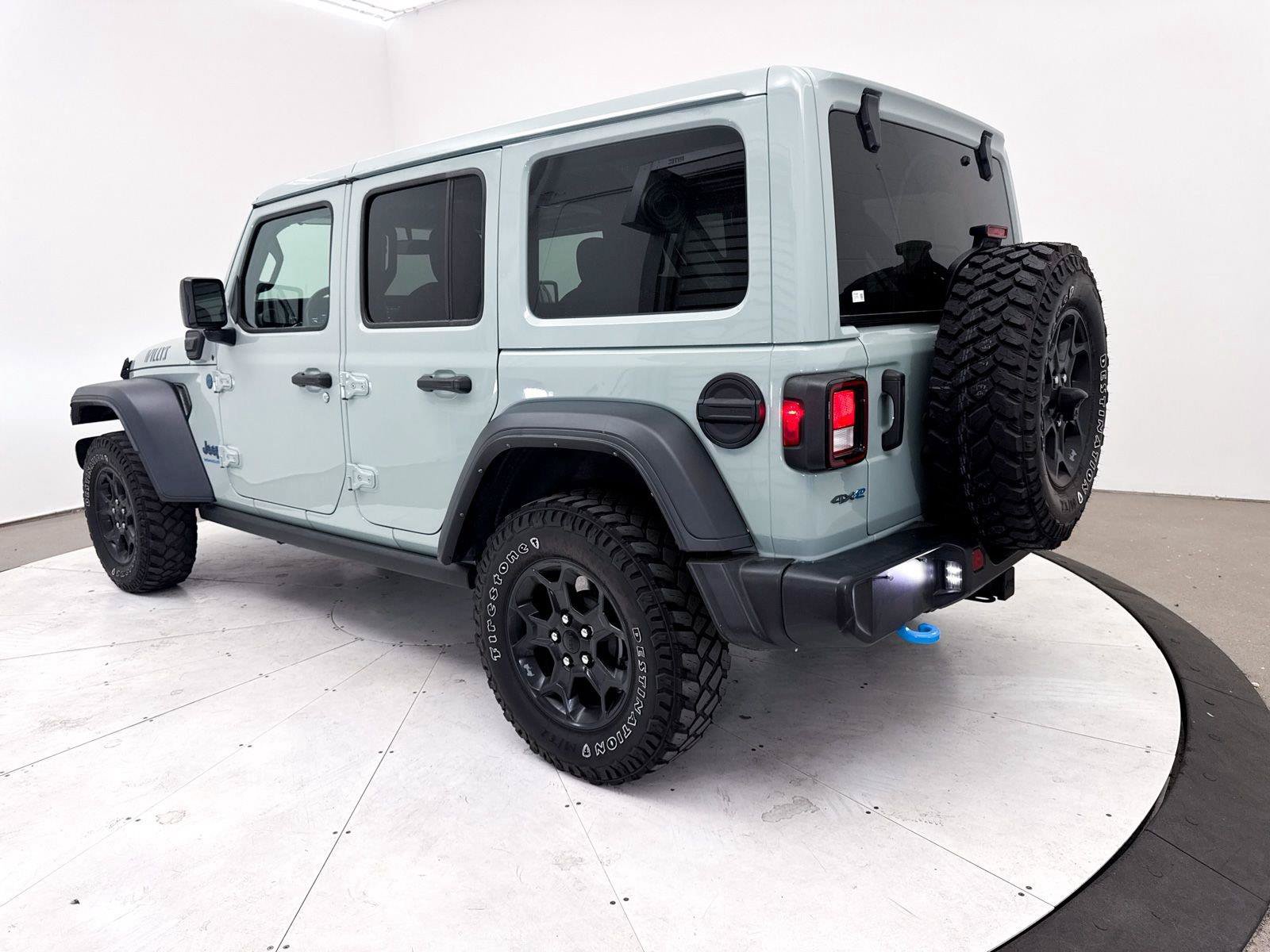 Used 2023 Jeep Wrangler Unlimited w/ Cold Weather Group AWD/4WD image 14