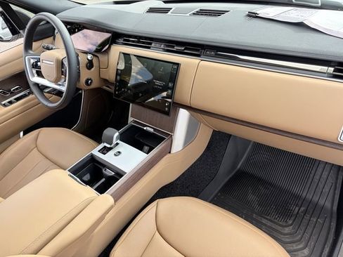 New 2026 Land Rover Range Rover SE image 11