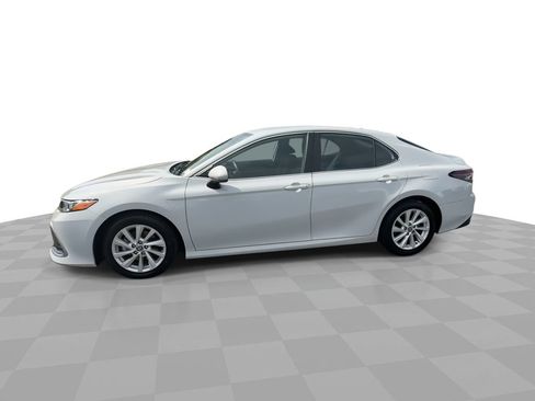 Used 2023 Toyota Camry LE FWD image 4