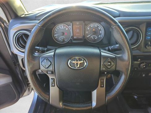 Used 2019 Toyota Tacoma TRD Sport AWD/4WD image 14