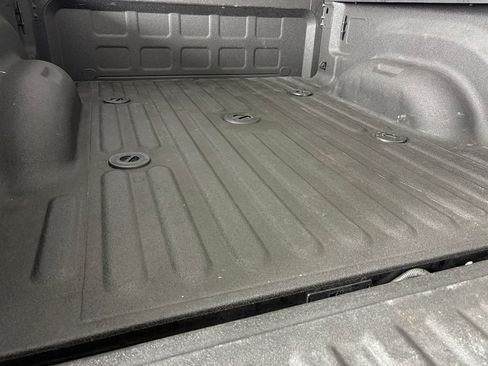 Used 2025 RAM 2500 Laramie AWD/4WD image 40