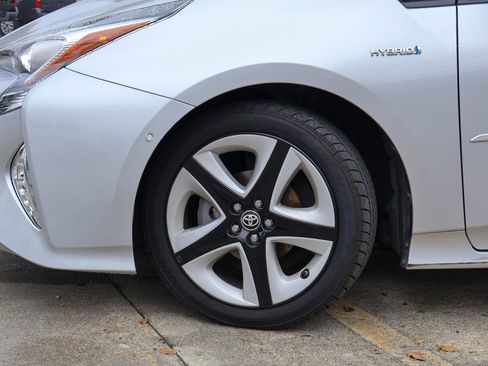 Used 2018 Toyota Prius Four image 25