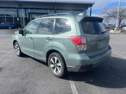 Used 2017 Subaru Forester 2.5i Premium w/ All-Weather Package image 7