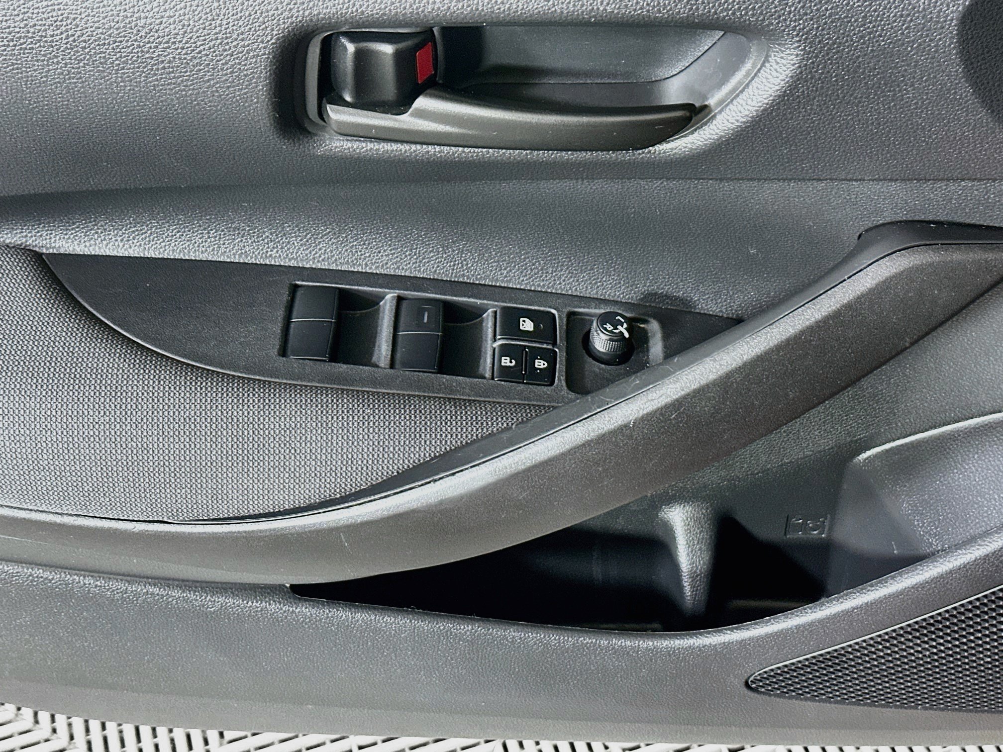 Used 2024 Toyota Corolla LE FWD image 14