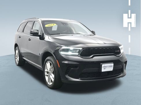 Used 2024 Dodge Durango GT image 3