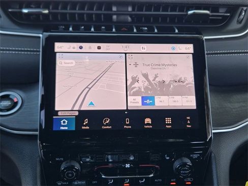 New 2025 Jeep Grand Cherokee Limited w/ Black Appearance Package image 11