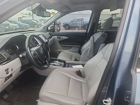 Used 2017 Honda Pilot Touring image 18