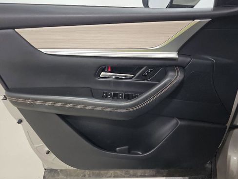 Used 2024 MAZDA CX-90 Plug-In Hybrid w/ Preferred AWD/4WD image 8