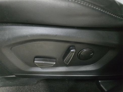 Used 2023 Ford Explorer XLT w/ Equipment Group 202A image 31