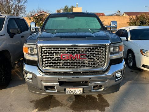Used 2015 GMC Sierra 2500 Denali w/ Duramax Plus Package image 7