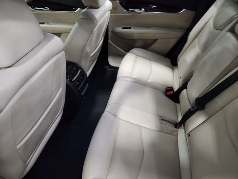Used 2018 Cadillac XT5 Premium Luxury FWD image 52