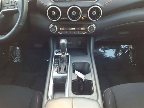 Used 2023 Nissan Sentra SR w/ Midnight Edition Package image 11