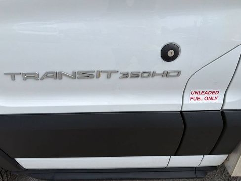 Used 2022 Ford Transit 350 DRW RWD image 19