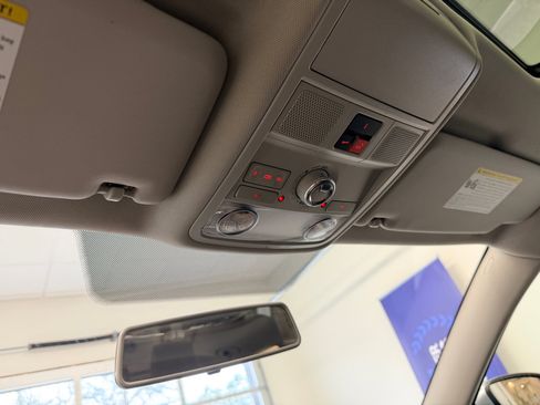 Used 2018 Volkswagen Passat 2.0T SE image 40