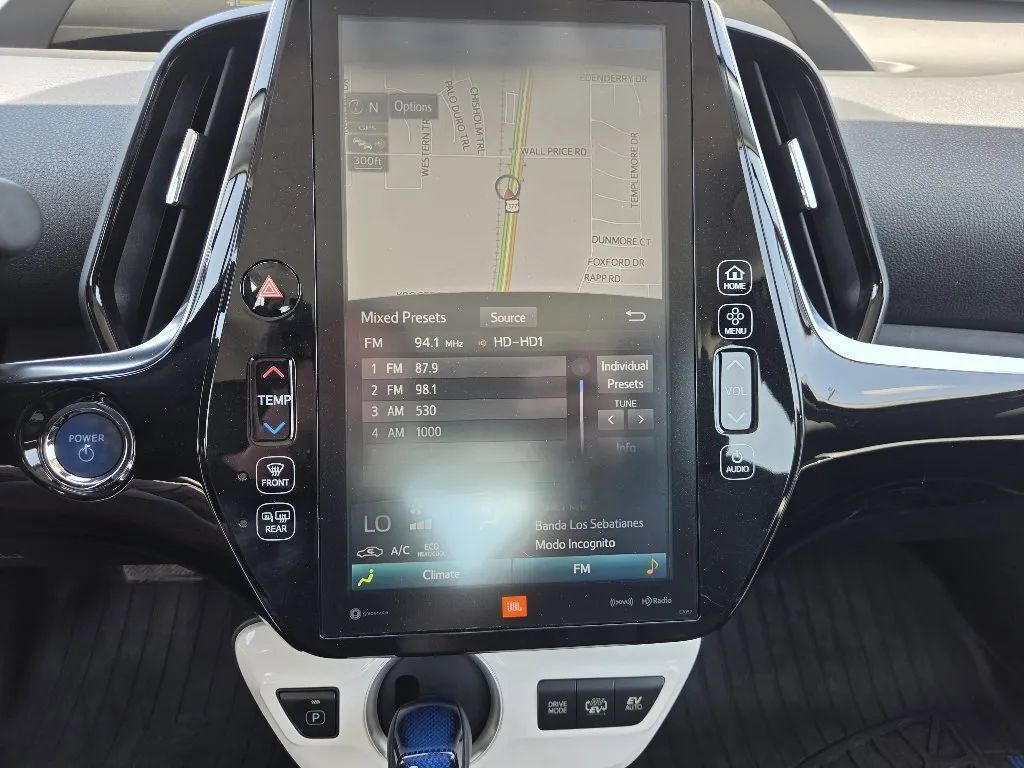 Used 2017 Toyota Prius Prime Advanced FWD image 34