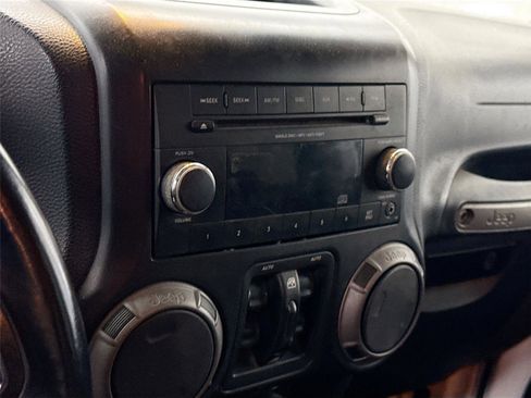 Used 2013 Jeep Wrangler Unlimited Sport image 4