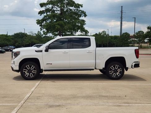 Used 2025 GMC Sierra 1500 AT4 w/ AT4 Premium Package AWD/4WD image 4
