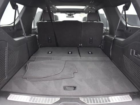 Used 2023 Chevrolet Suburban RST w/ Luxury Package AWD/4WD image 31