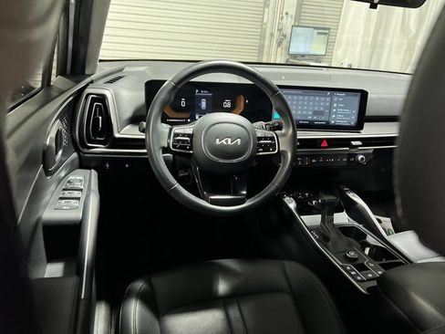 Used 2024 Kia Sorento S w/ Panoramic Sunroof Package FWD image 19
