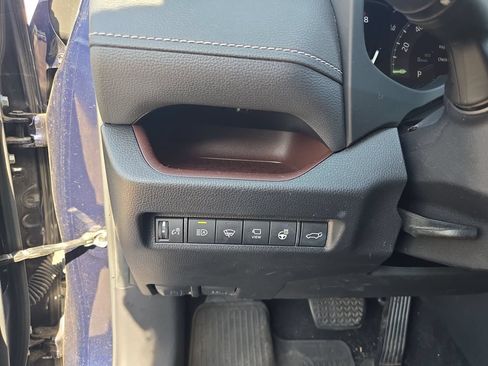Used 2020 Toyota RAV4 Limited FWD image 15