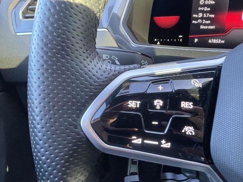 Used 2023 Volkswagen Tiguan SE R-Line image 13