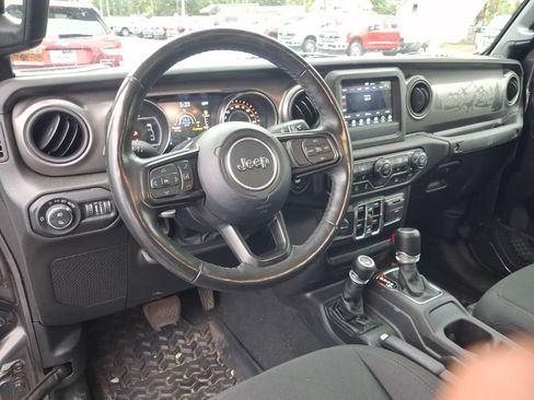 Used 2022 Jeep Gladiator Sport AWD/4WD image 4