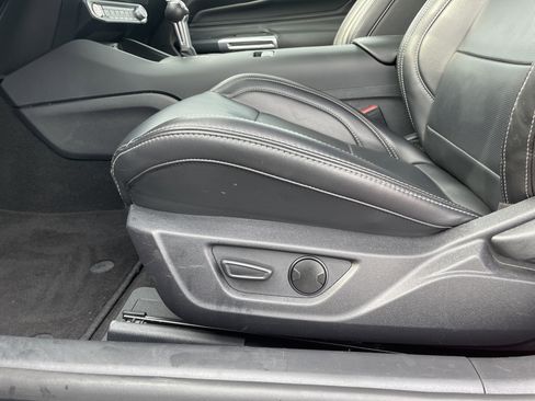 Used 2025 Ford Mustang Premium RWD image 22