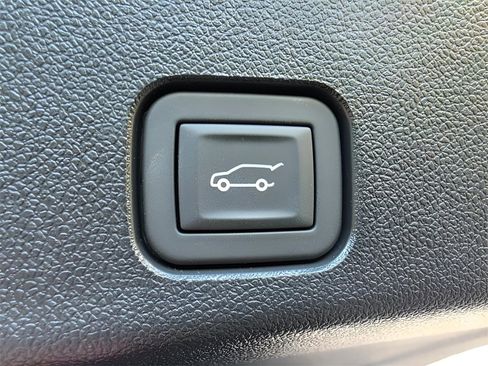 Used 2024 Chevrolet Traverse RS w/ LPO, Floor Liner Package image 11