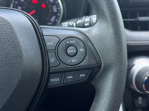 Used 2020 Toyota RAV4 XLE w/ Carpet Mat Package FWD image 26