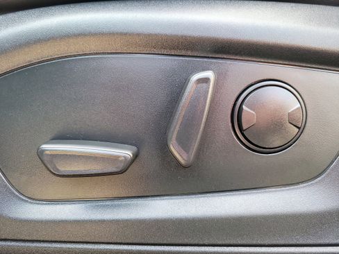 Used 2023 Ford Explorer XLT w/ Equipment Group 202A image 21