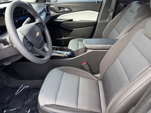 Certified 2026 Chevrolet Trax LT image 10