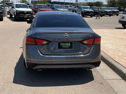 Used 2023 Nissan Altima 2.5 SV FWD image 7