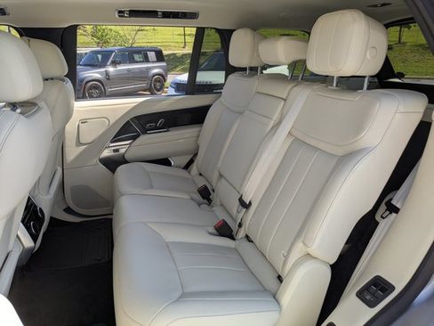 Used 2025 Land Rover Range Rover Long Wheelbase SE AWD/4WD image 19